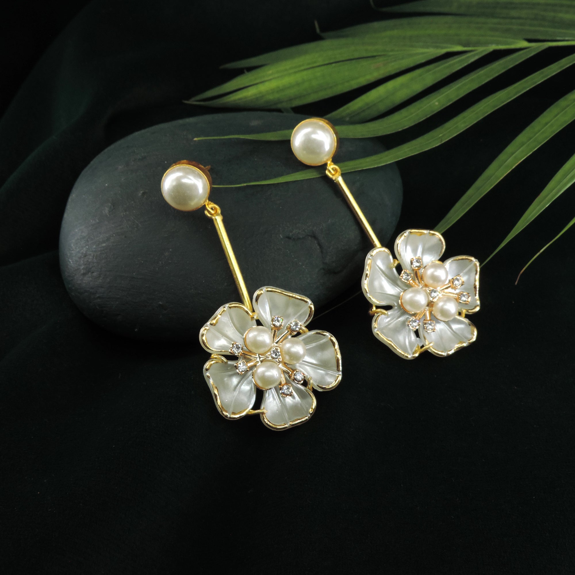 Haseen Ladki - earing