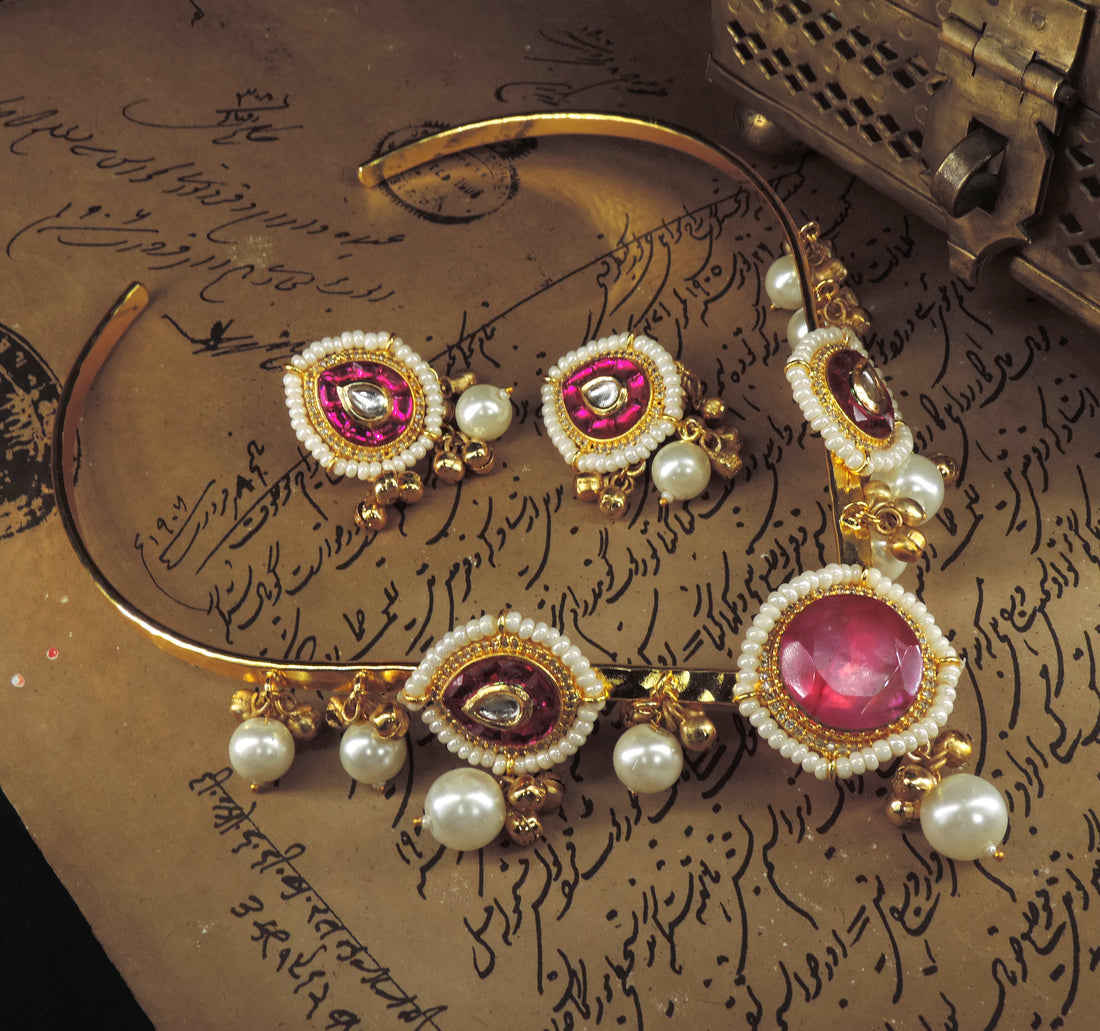 Firdaus Hasli necklace with earing