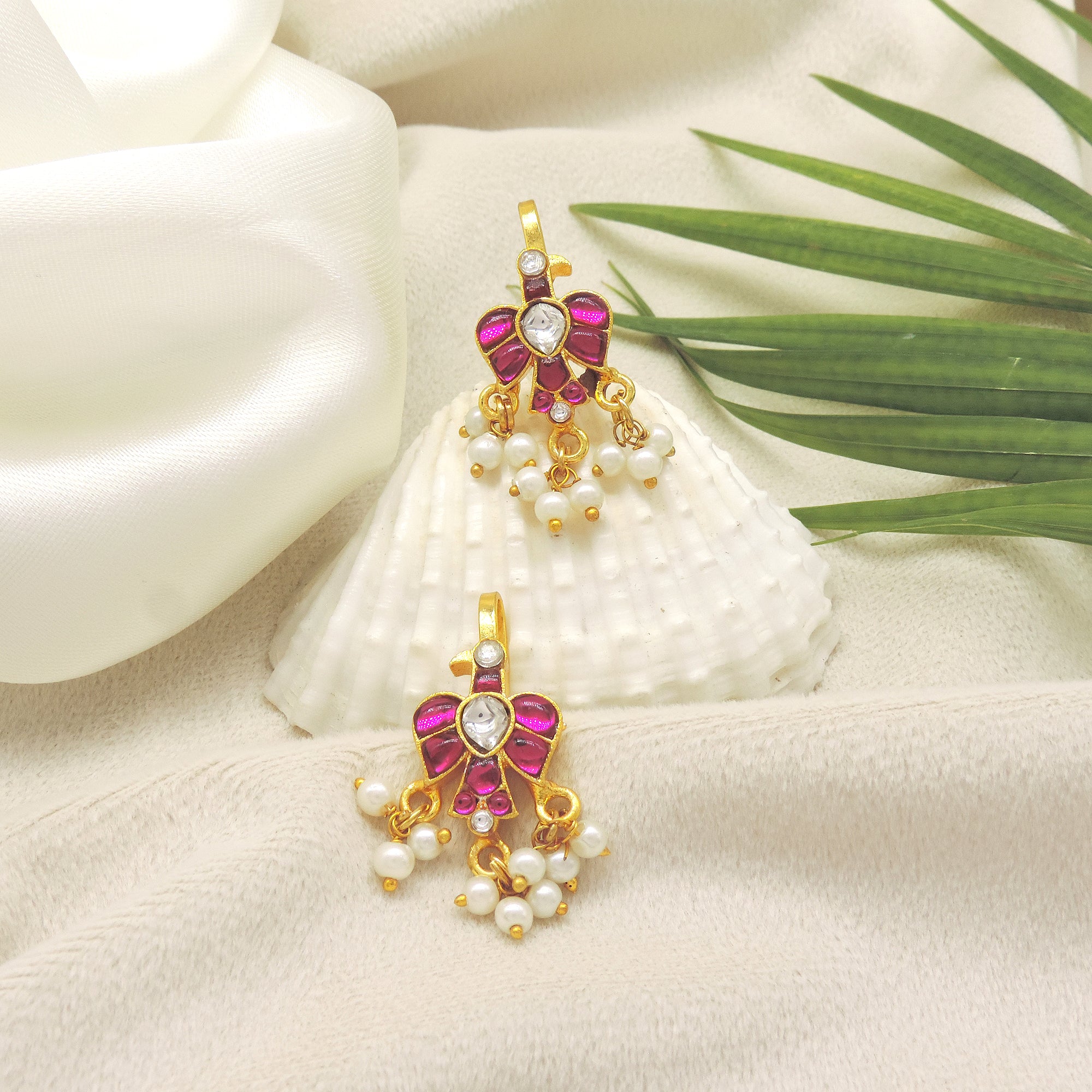 thappa with kundan and pearls