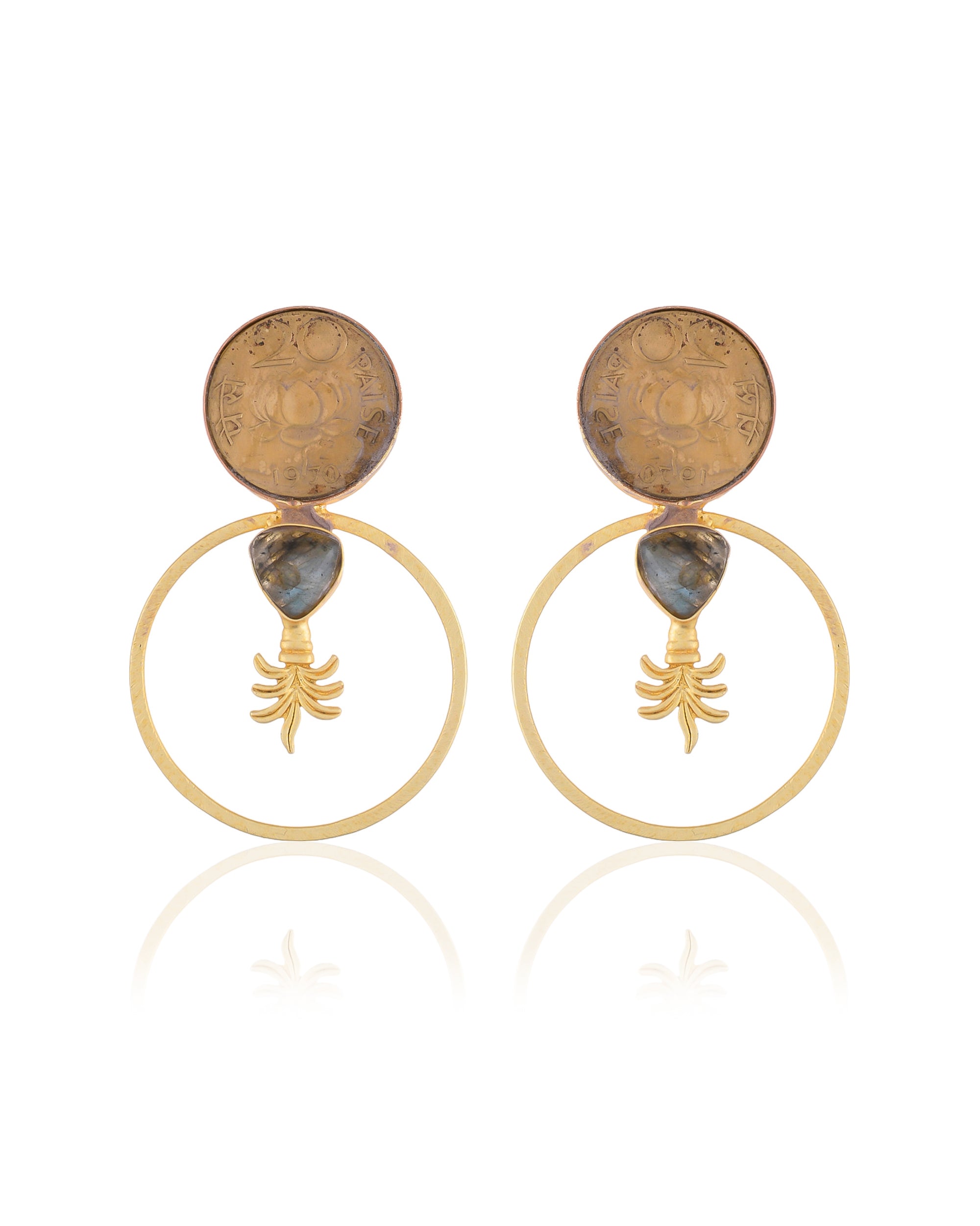 CLOUD OF PEARL AND SHELL EARING