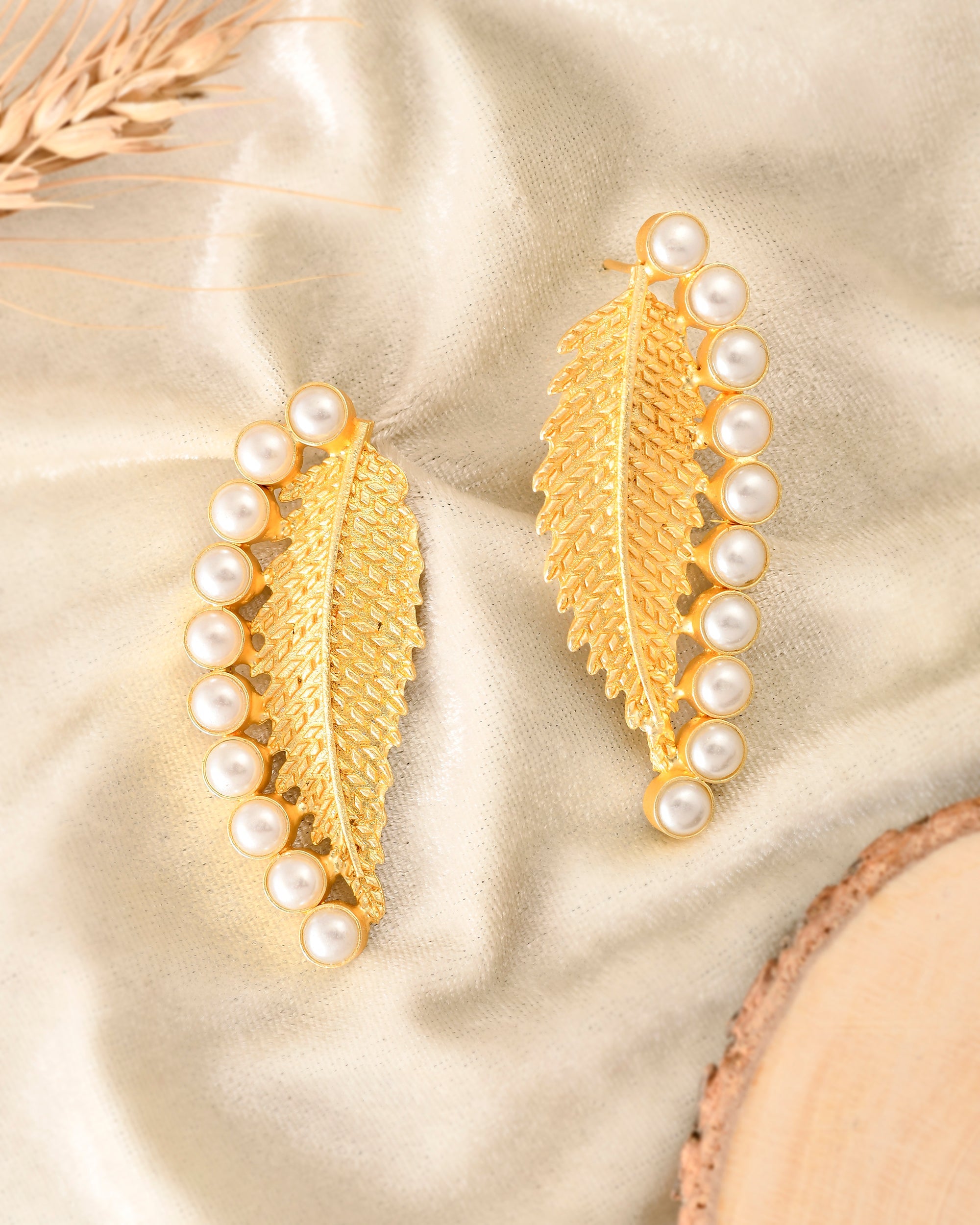 METAL CRISPY EARING