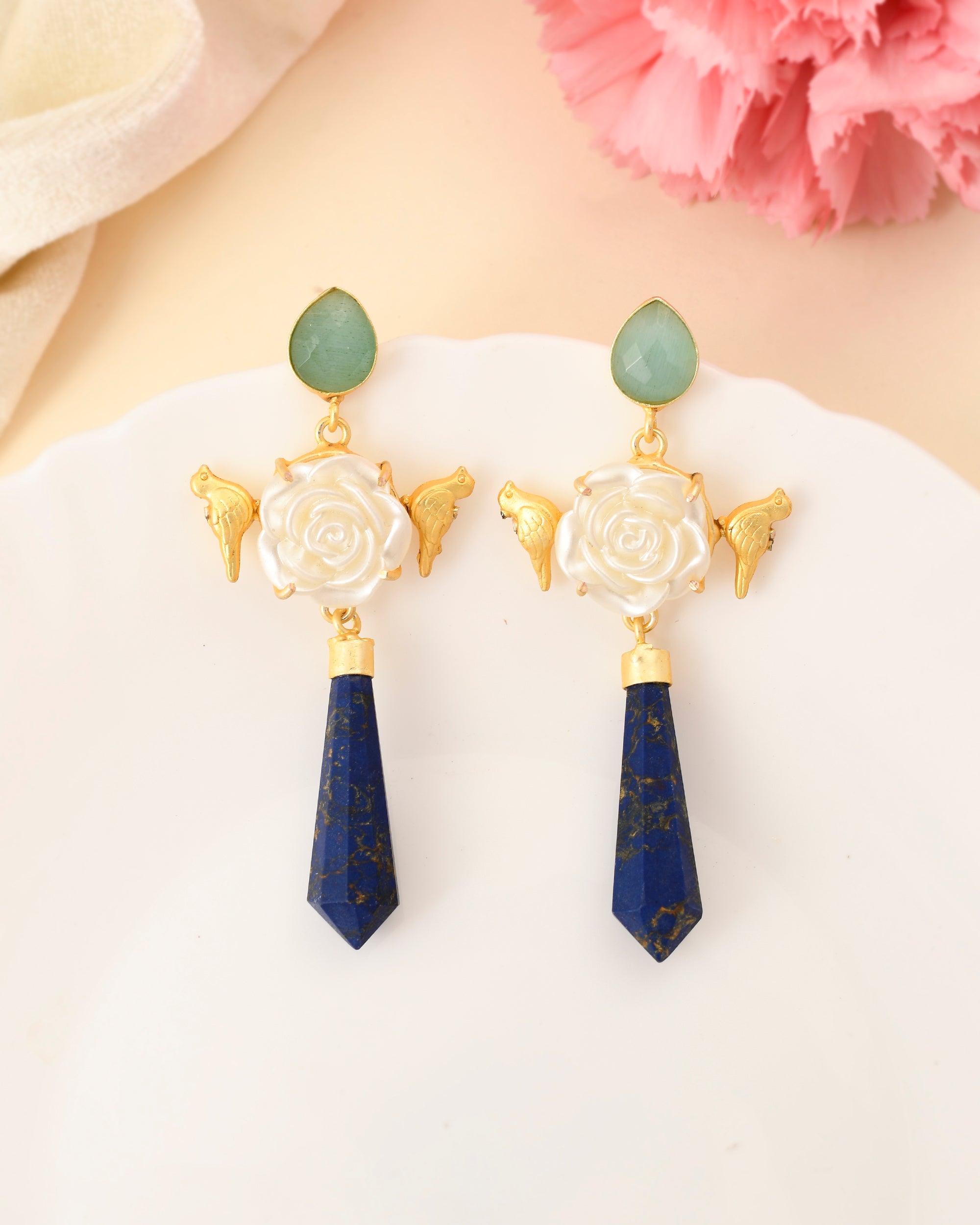 WHITE ROSE DANGLERS
