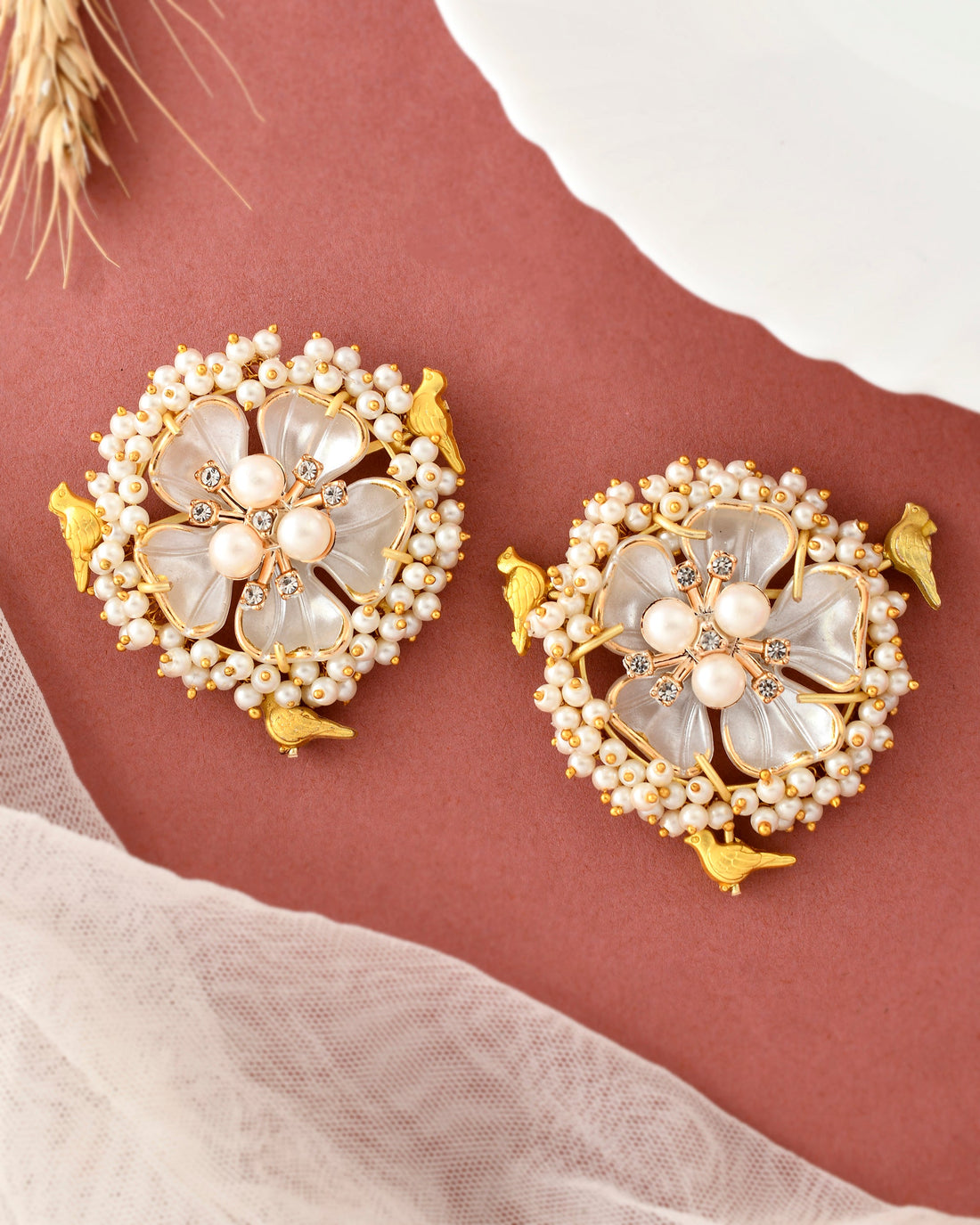 FLOWER BIRDIE STUDS