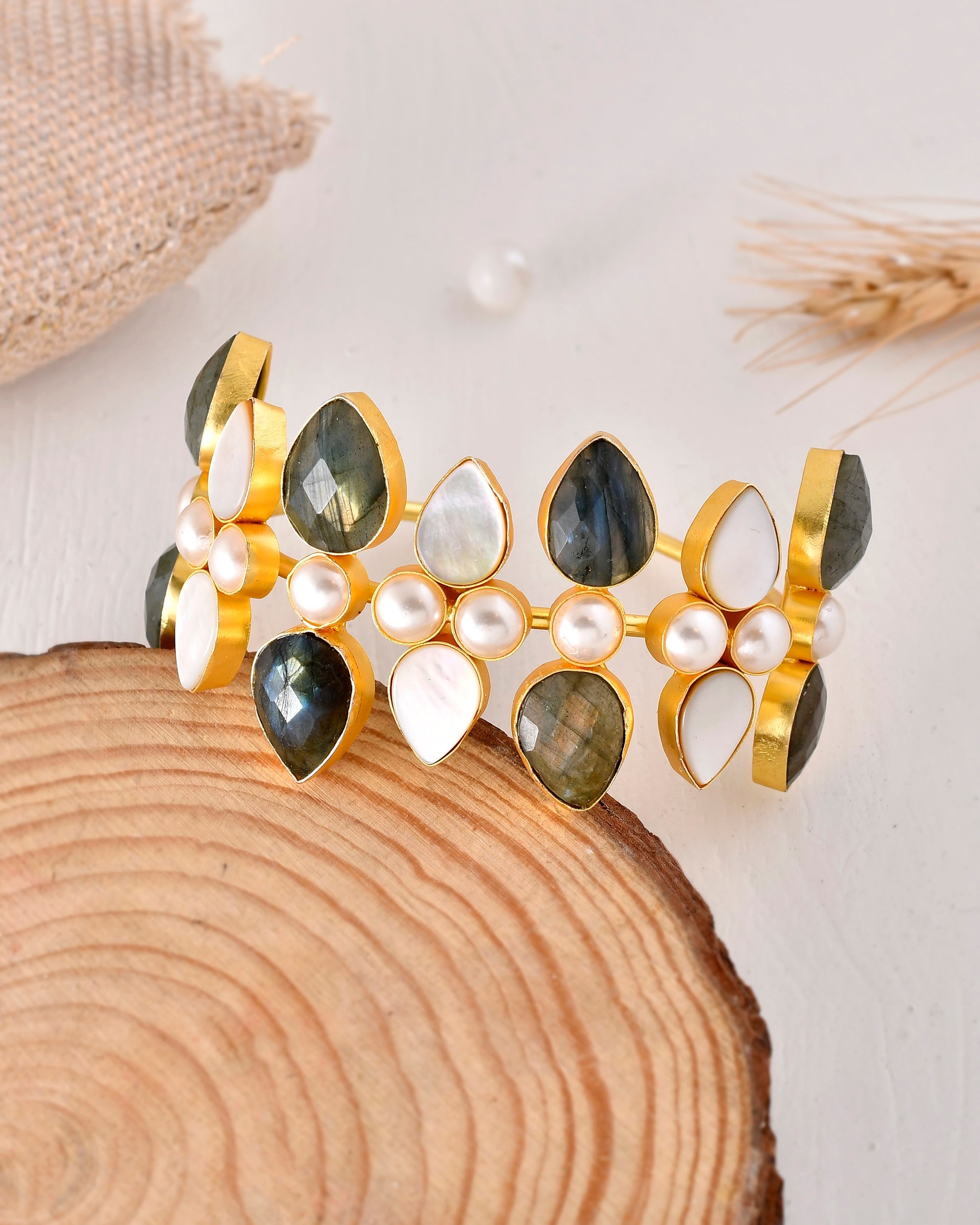 ARCADIAN PEARL CUFF