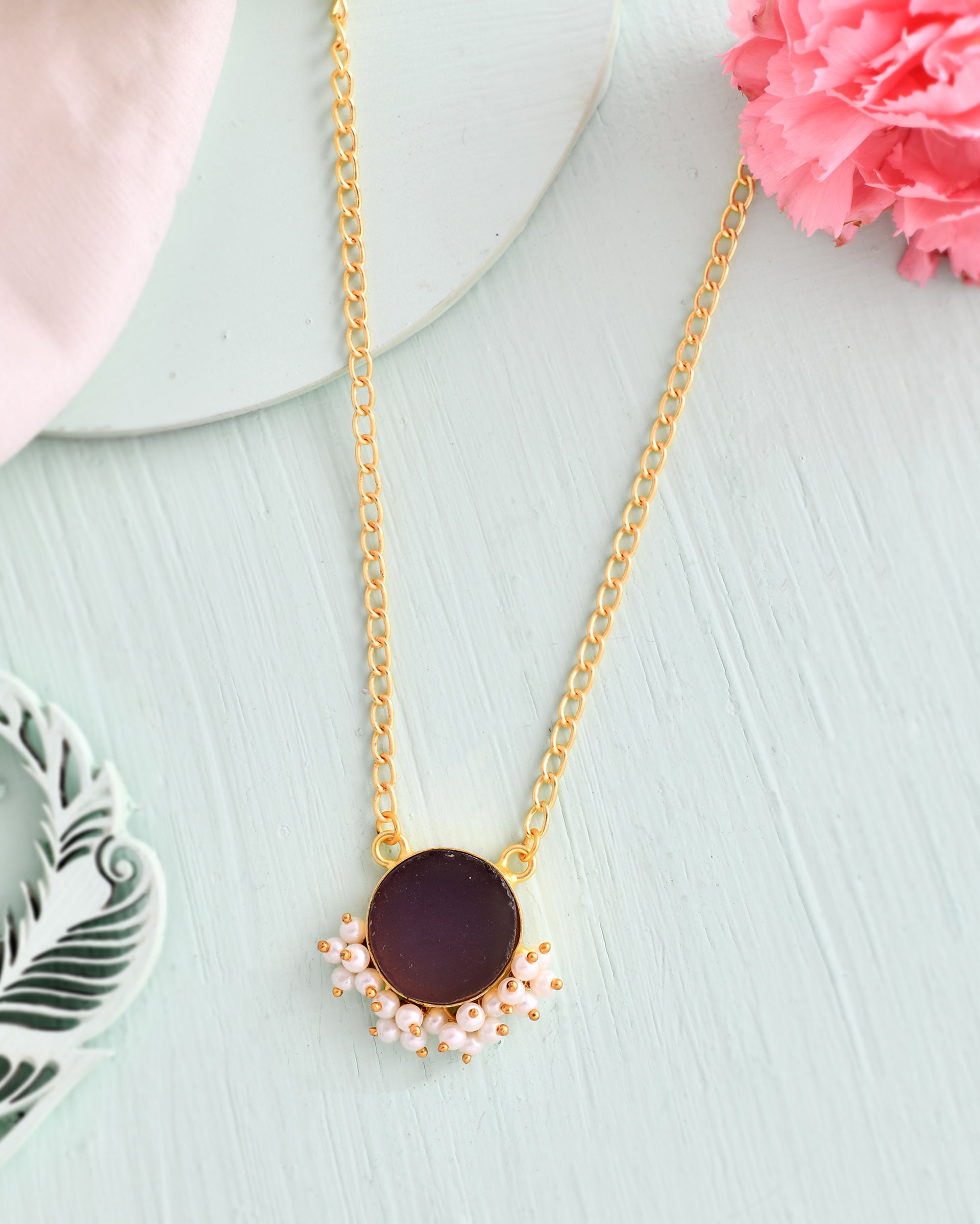 DELICATE PENDANT  (no tops with it )