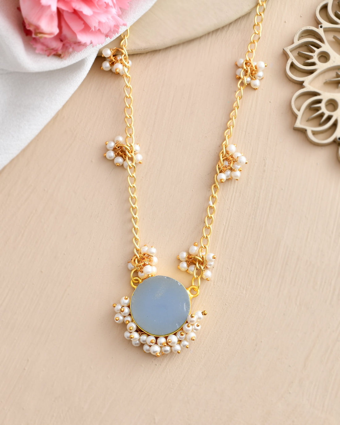 Beauty Pendant (no earing with it )