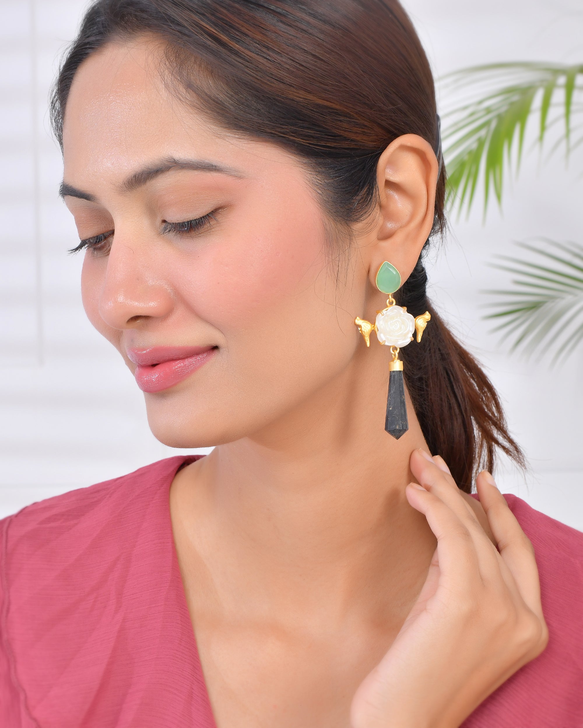 WHITE ROSE DANGLERS