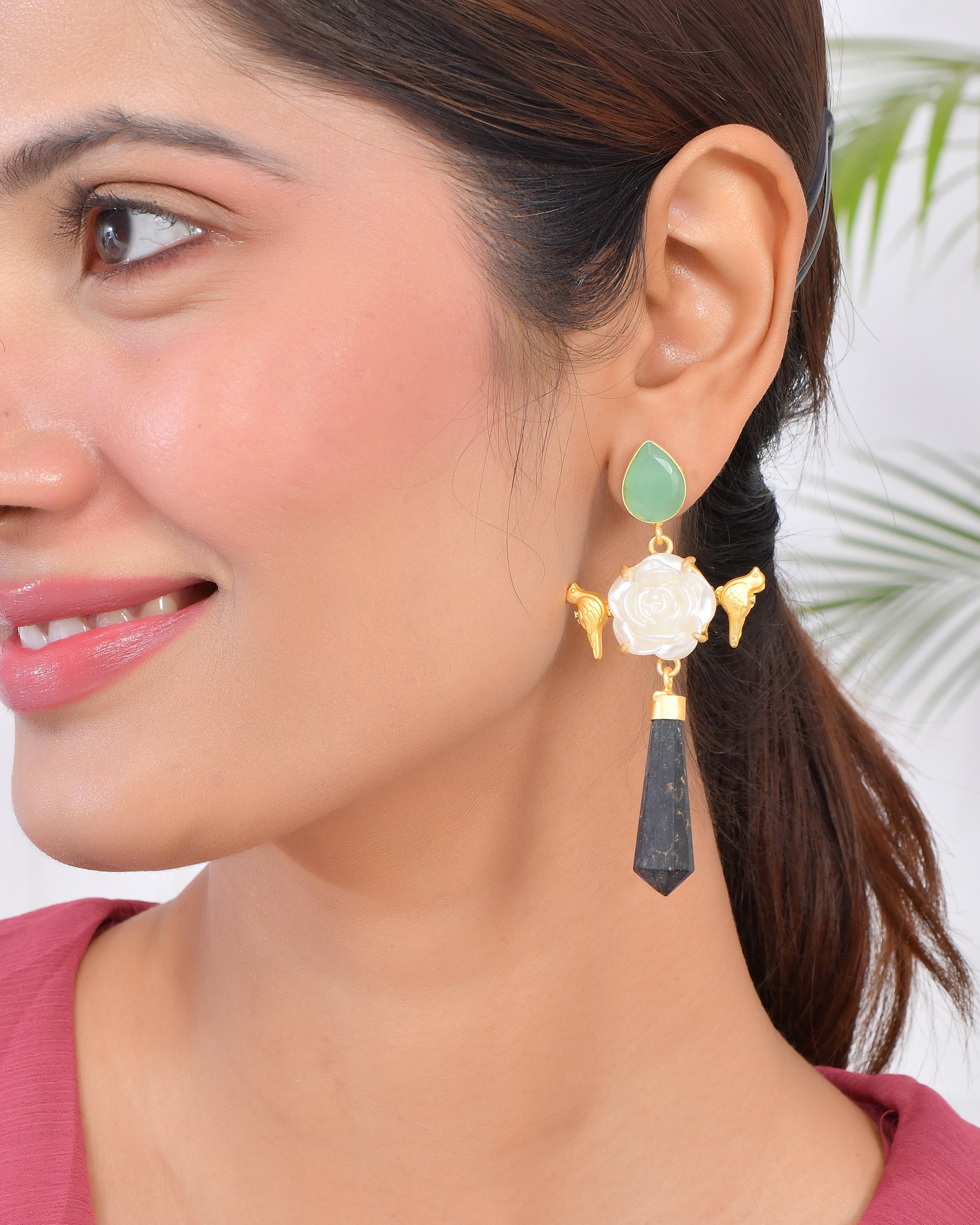 WHITE ROSE DANGLERS