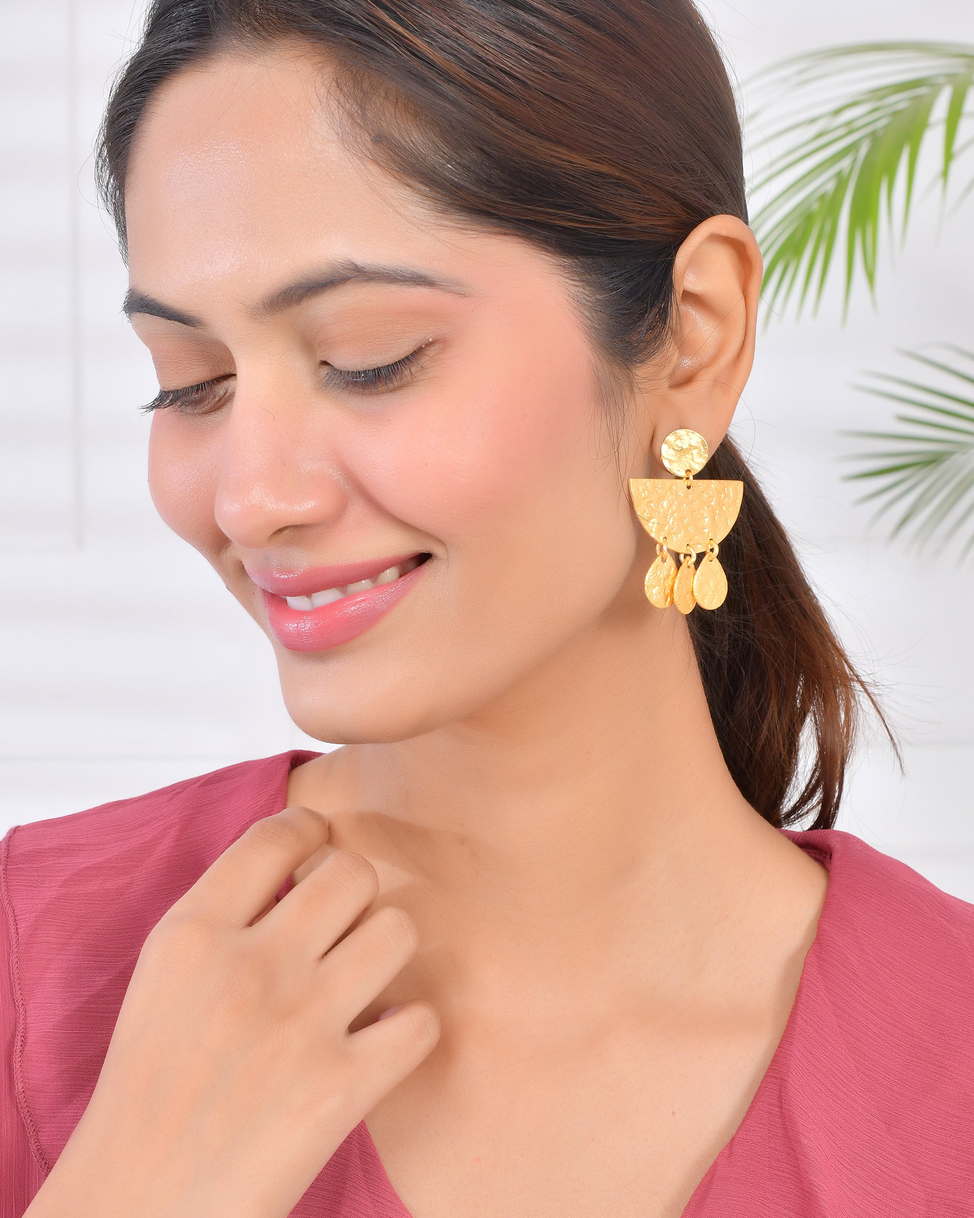 CLASS METAL EARING