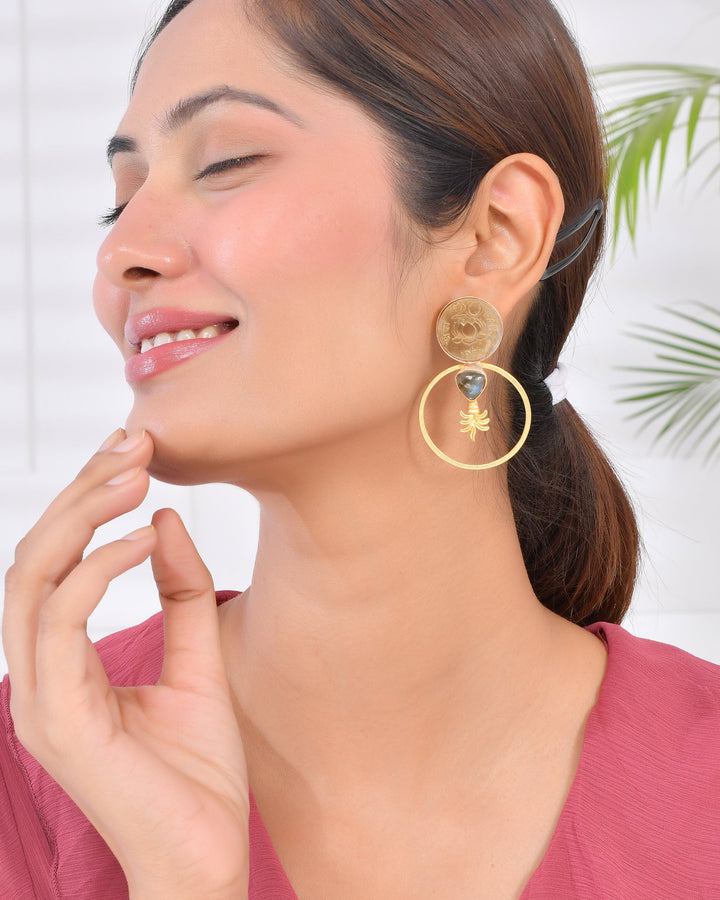 CLOUD OF PEARL AND SHELL EARING