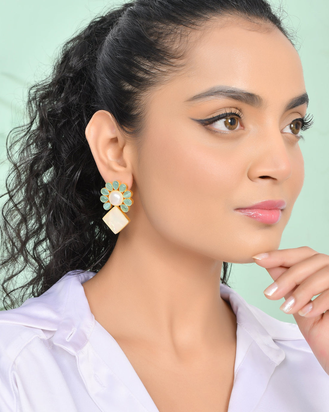 PEARLY NIA STUDS