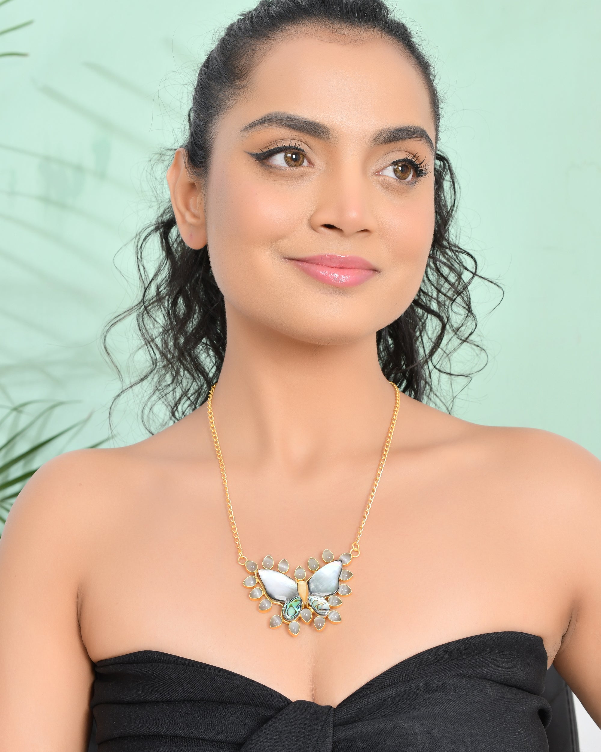 GLOW RADIANCE PENDANT (No Earing with it )