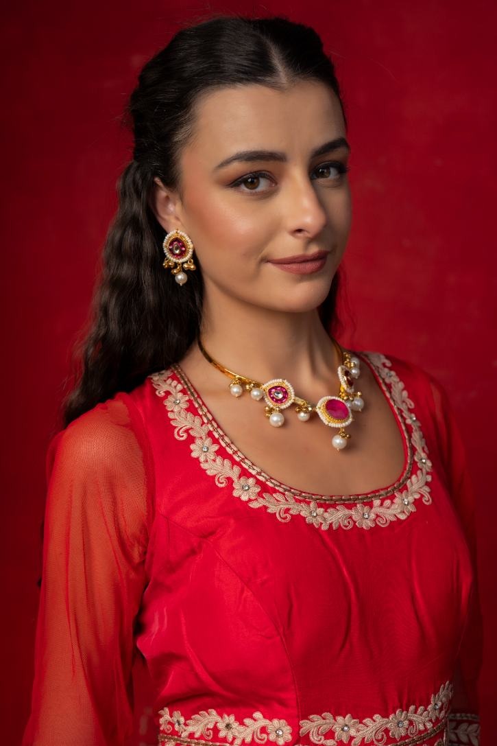 Firdaus Hasli necklace with earing