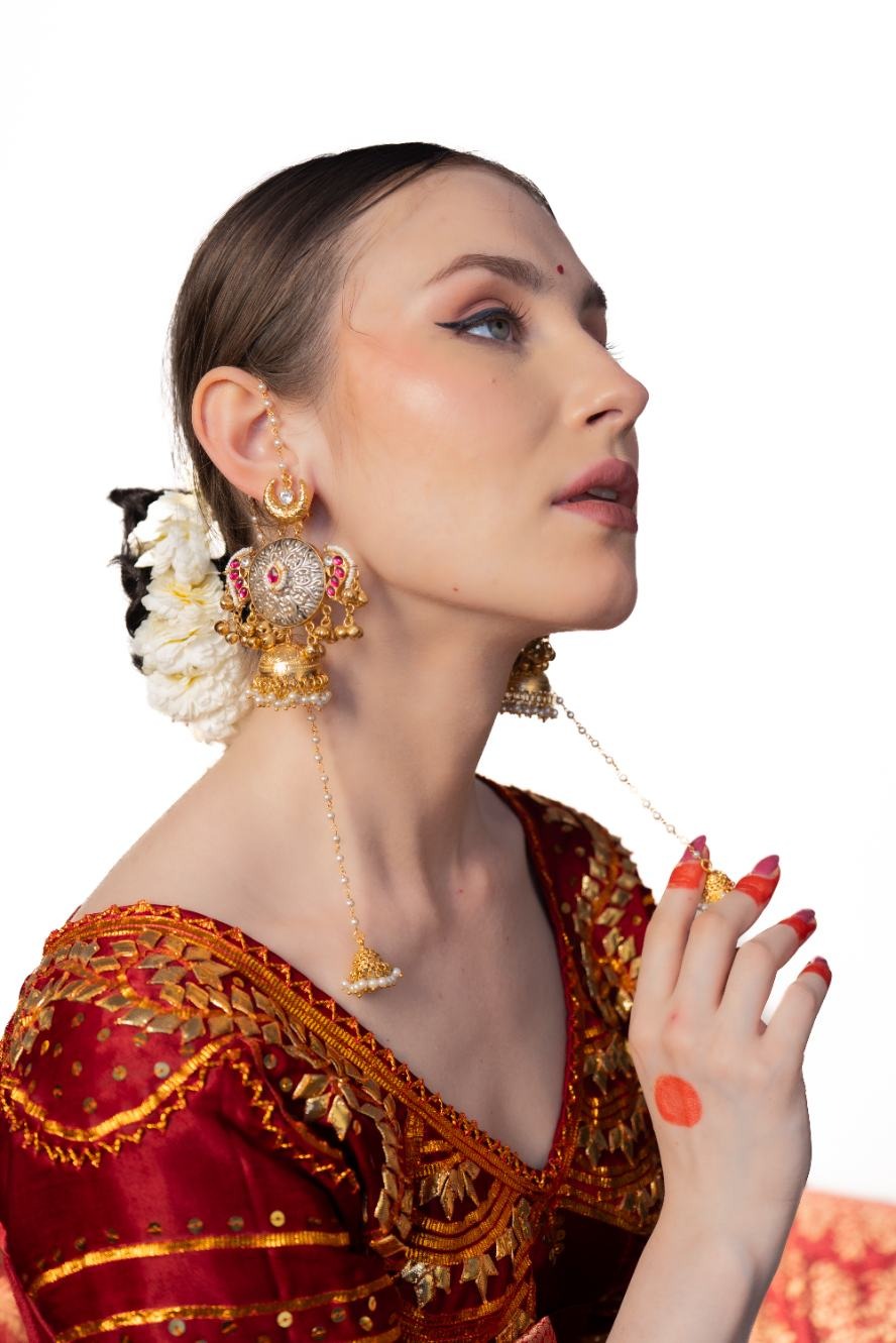 Naira earings with Kanauti