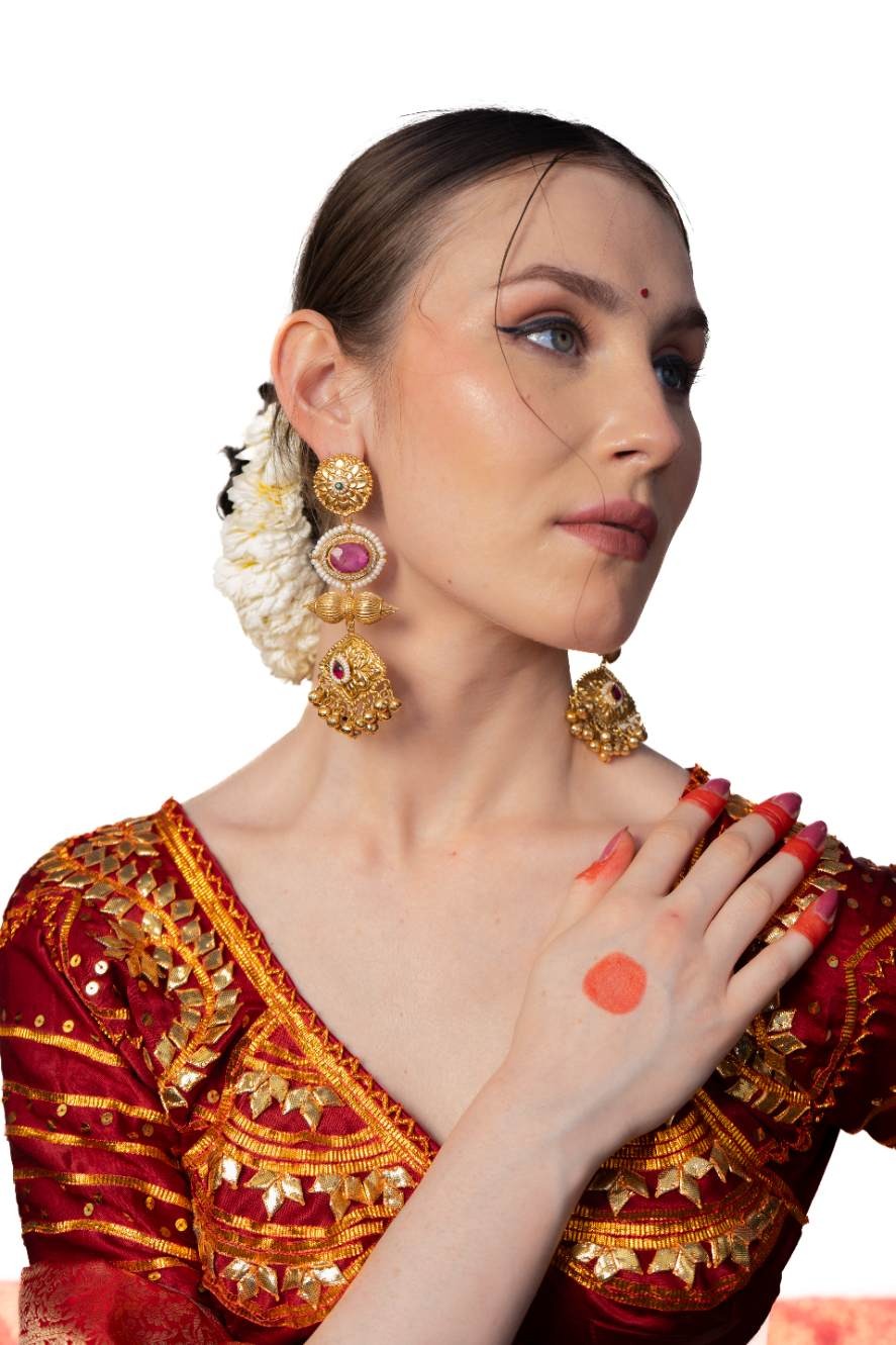 Gulnaar jhumka